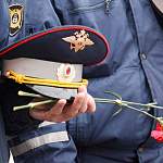 Сегодня сотрудники полиции почтили память товарищей погибших на Северном Кавказе