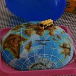 Весёлыми конкурсами и тортом в виде земного полушария студенты-географы отметили Международный день туризма
