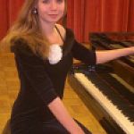 Студентка кафедры музыки получила спецприз на Международном конкурсе молодых пианистов