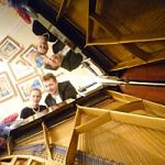 Фортепианный «Шуберт-дуэт» исполнит программу для семейного прослушивания