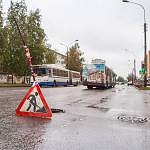 Фотофакт: очередной открытый люк подстерегает водителей на улице Псковской