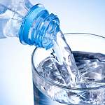 Эксперты Роскачества развеяли мифы о питьевой воде в бутылках