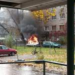 Автомобиль, который горел на улице Ломоносова в ливень, спалили дети?