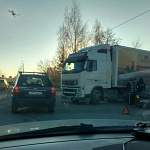 В Великом Новгороде из-за ошибки водителя «Шкоды» столкнулись четыре автомобиля