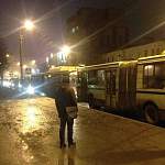 Фото: центральная улица Великого Новгорода собрала огромную вереницу автобусов