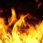 Почти пять часов спасатели боролись с огнем в деревне Боровичского района