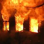 В Демянском районе ночью с разницей в час сгорели два дома