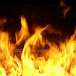 Ночью в деревне в Новгородском районе пожар уничтожил дом