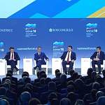 О чем говорили Дмитрий Медведев и Андрей Никитин на пленарном заседании в Сочи