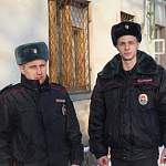 Молодые новгородские полицейские спасли людей на пожаре