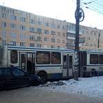 В Великом Новгороде пассажирский автобус попал в ДТП