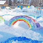 Детский сад в Окуловке украсили яркие снежные фигуры