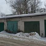 В Великом Новгороде задымились гаражи недалеко от школы