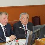 Выполнение майских указов президента обсудили на большой встрече в мэрии Великого Новгорода