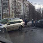 В аварии на улице Кочетова в Великом Новгороде пострадали водители