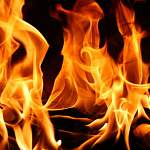 В Крестецком районе спасли мужчину из горящего помещения