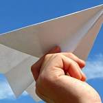 К бумажной стае в поддержку Telegram присоединились и новгородские самолетики