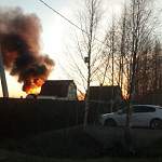 В Новгородском районе огонь прогулялся по чьей-то хорошенькой дачке, новгородцы ругают пожарных 