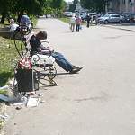 Фотофакт: на аллее Федоровского ручья прекратили убирать мусор