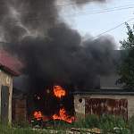 Произошел пожар в гаражном комплексе на улице Хутынской
