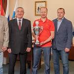 Новгородская команда вернулась из Германии с Кубком международного турнира по мини-футболу среди ветеранов