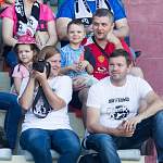 Семьи новгородских дорожных полицейских поддерживают российских футболистов на Мундиале