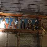 Над иконостасом деревянного храма Николы в «Витославлицах» трудятся студенты из Петербурга