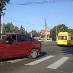 Новгородские водители встали в большую пробку из-за ДТП в Западном районе