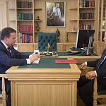 Губернатор обсудил с главой Шимского района реализацию инвестпроектов и судьбу Аркачеевских казарм