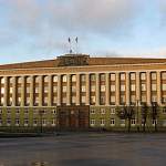 В Новгородской области трехсторонняя комиссия обсудит увеличение МРОТ, льготы и ВИЧ