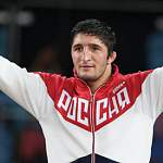 Олимпийский чемпион встретится с любителями вольной борьбы в Великом Новгороде