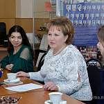 Председатель областной Думы Елена Писарева встретилась со студентами-волонтерами