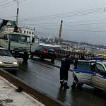 В Великом Новгороде нетрезвый водитель КамАЗа поцарапал ларек