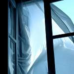 В Новгородской области больной туберкулезом мужчина пытался сбежать от приставов в окно