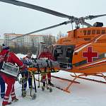 Молодого человека с множественными переломами доставили в новгородскую больницу на вертолете