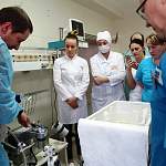 Новгородские врачи осваивают сложную и спасительную технологию ЭКМО 