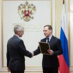 Дмитрий Медведев объявил благодарность сенатору от Новгородской области Сергею Фабричному