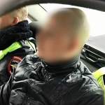 В Великом Новгороде водитель «Лады Самары» сбил дорожного полицейского и скрылся 