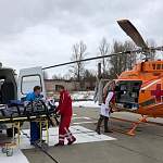 Мужчину с кататравмой доставят на вертолете из Боровичской ЦРБ в медучреждение Санкт-Петербурга 