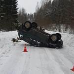 В Любытинском районе погиб пассажир авто, водитель которого не справился с управлением