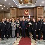 Новгородского полицейского наградили медалью «За спасение погибавших»