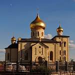В Киришах приезжий вандал набросился с палкой на местный православный храм