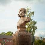 «Тщанием и иждивением»: на новгородском памятнике адмиралу Путятину увековечат имена наших современников