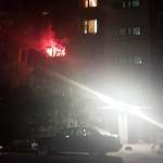 Сегодня ночью в Великом Новгороде горела квартира. Пожарные с критикой в группе «ЧП 53» несогласны