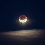 Фоторепортаж: частное затмение луны в Великом Новгороде