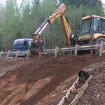 Работы по восстановлению размытых участков дорог Новгородской области идут полным ходом