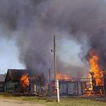 Вчера в Сольцах пожарные шесть часов боролись с огнём