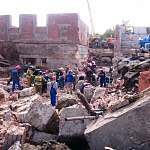 В Новосибирске на рабочих обрушилась стена здания 