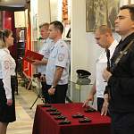 В Великом Новгороде молодым сотрудникам полиции вручили табельное оружие