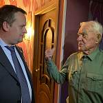 Андрей Никитин поздравил ветерана Великой Отечественной войны Александра Попова с 97-летием 